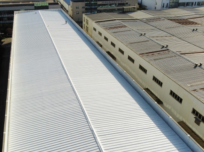 成都市龍泉通惠實(shí)業(yè)有限責(zé)任公司大沖車(chē)間廠房防水補(bǔ)漏防腐翻新工程